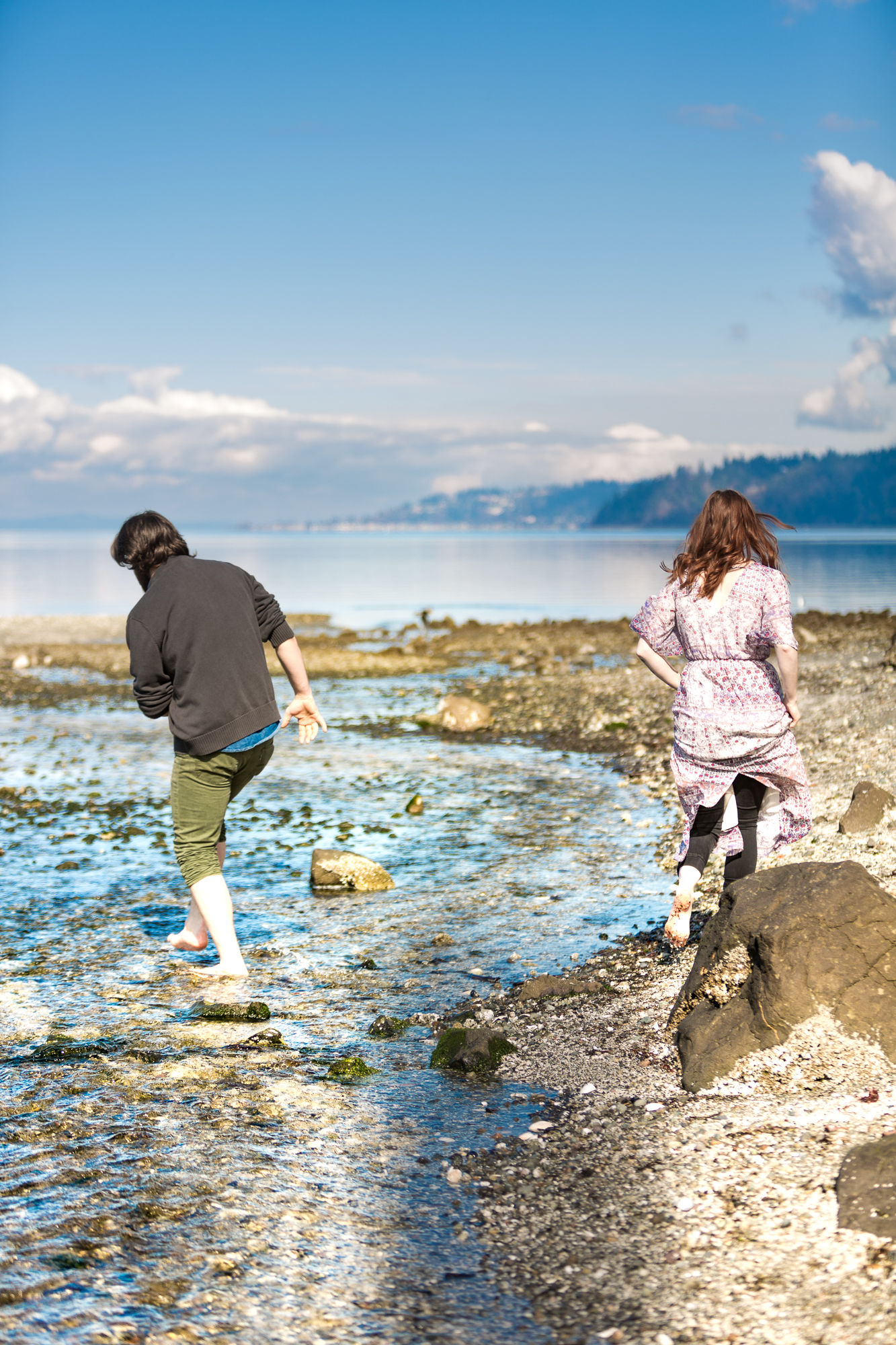 playful-beach-engagement-session-seattle-photographer_06