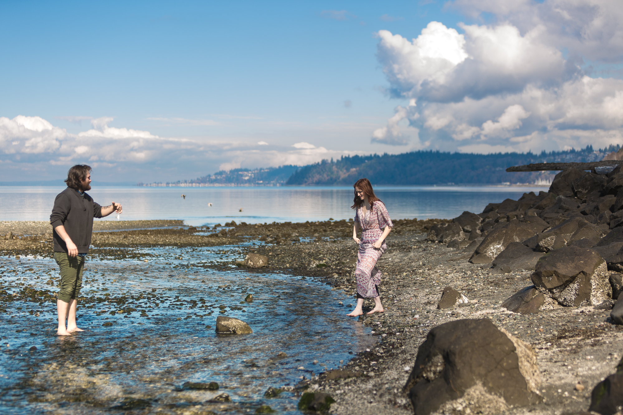 playful-beach-engagement-session-seattle-photographer_07