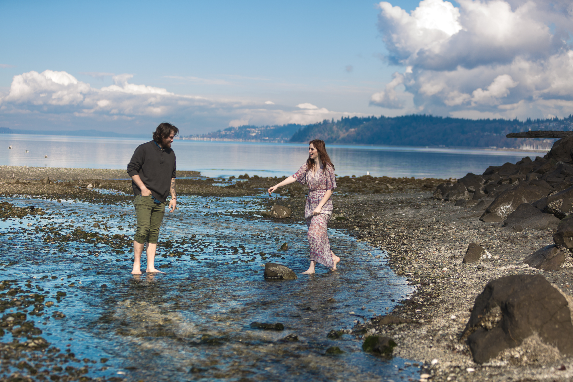 playful-beach-engagement-session-seattle-photographer_08